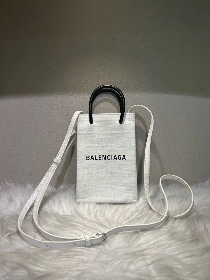 Pre-loved BALENCIAGA Crossbody Bag White Leather