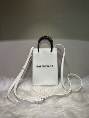 Pre-loved BALENCIAGA Crossbody Bag White Leather