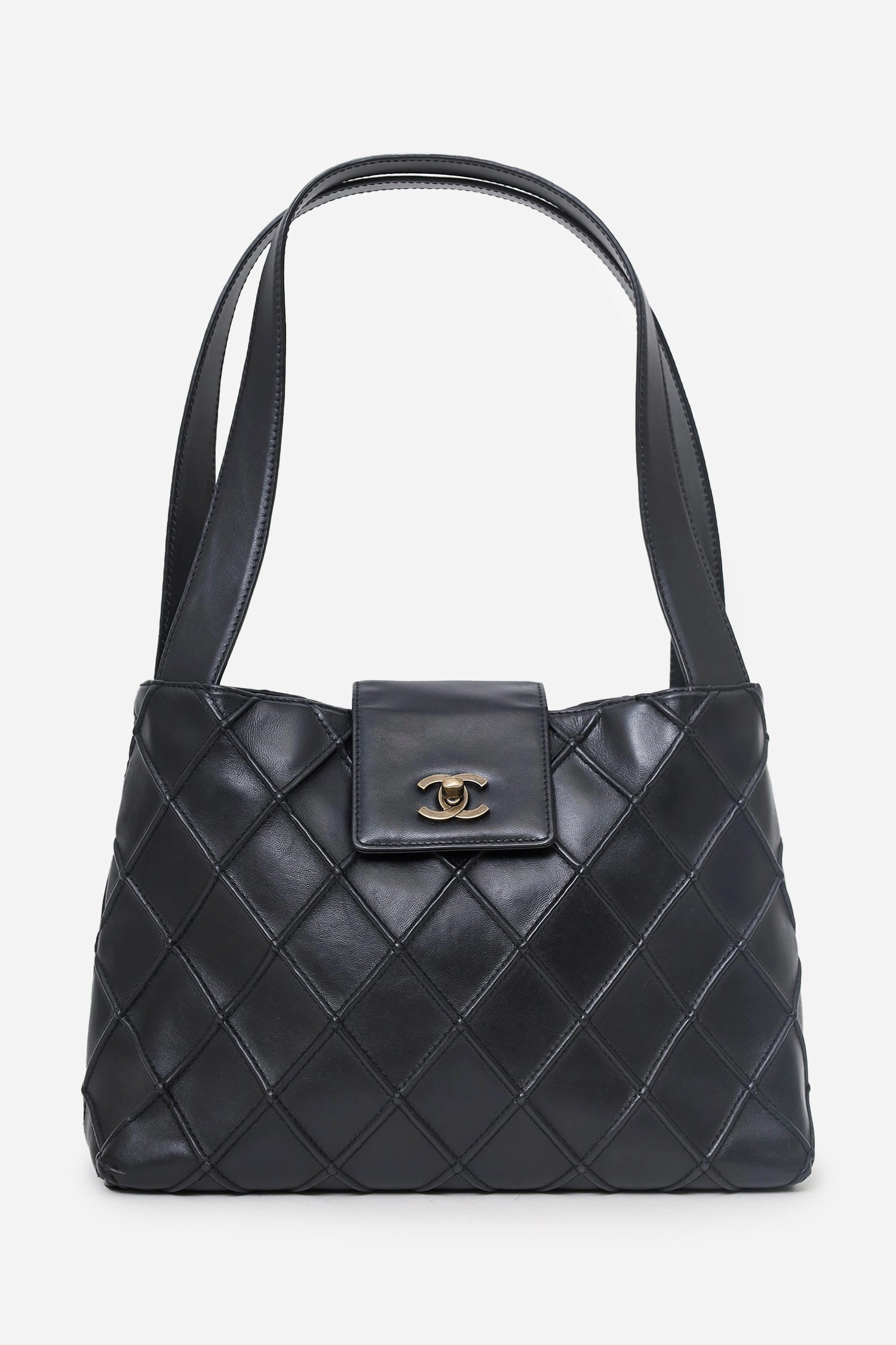 Pre-Loved Chanel 2000-02 Black Leather Diamond Stitch CC Hobo Shoulder Bag with Pouch