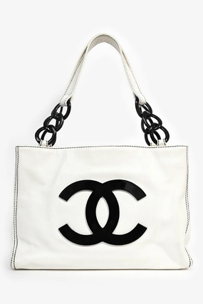 Pre-Loved Chanel 2004-05 White Caviar Leather Black Resin CC Chain Link Tote Bag