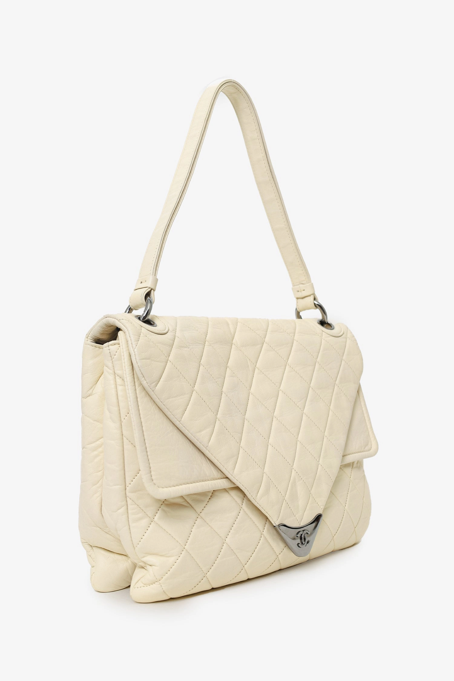Pre-Loved Chanel 2006-08 Cream Lambskin Quilted Padded Envelope Flap Shoulder Bag