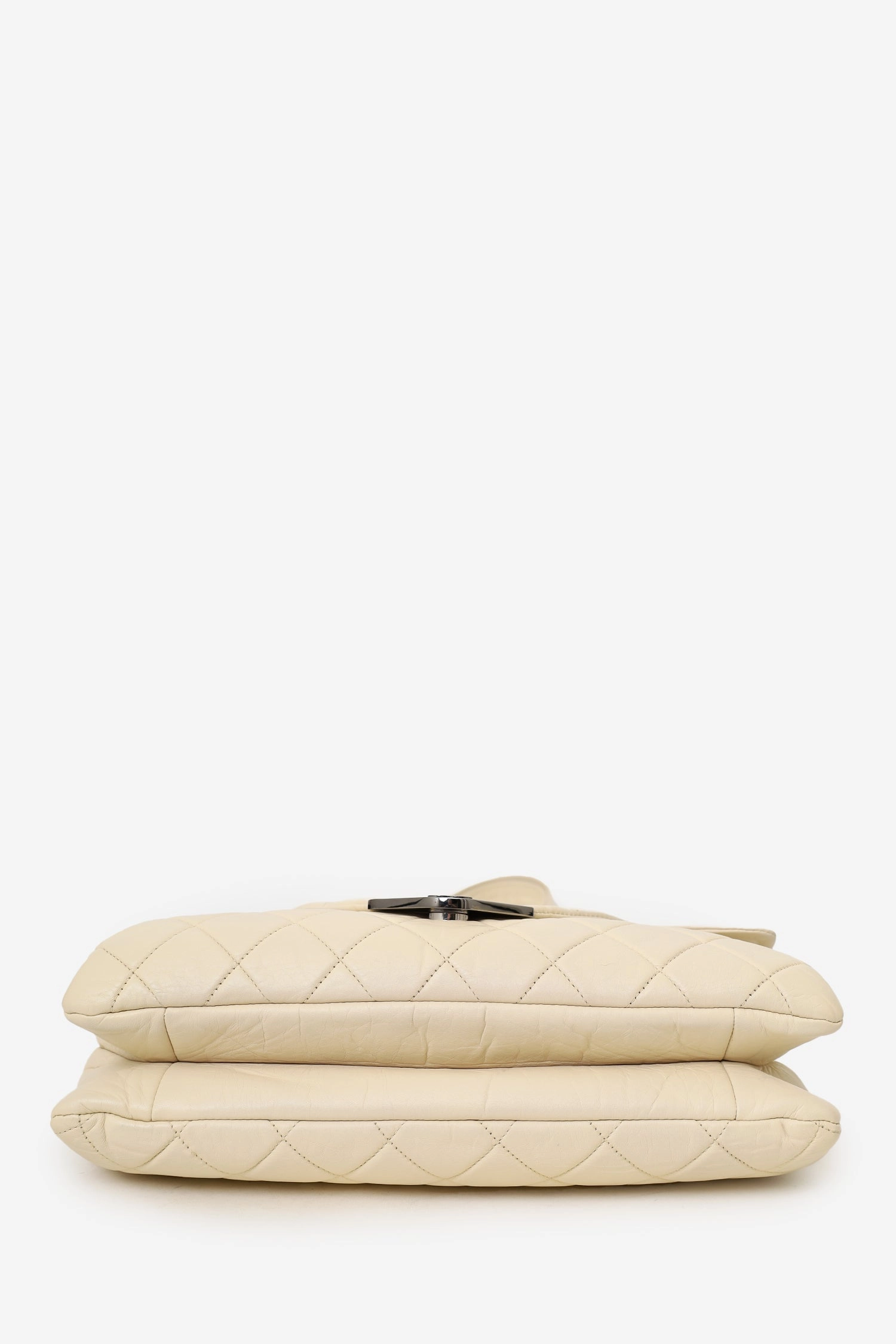 Pre-Loved Chanel 2006-08 Cream Lambskin Quilted Padded Envelope Flap Shoulder Bag