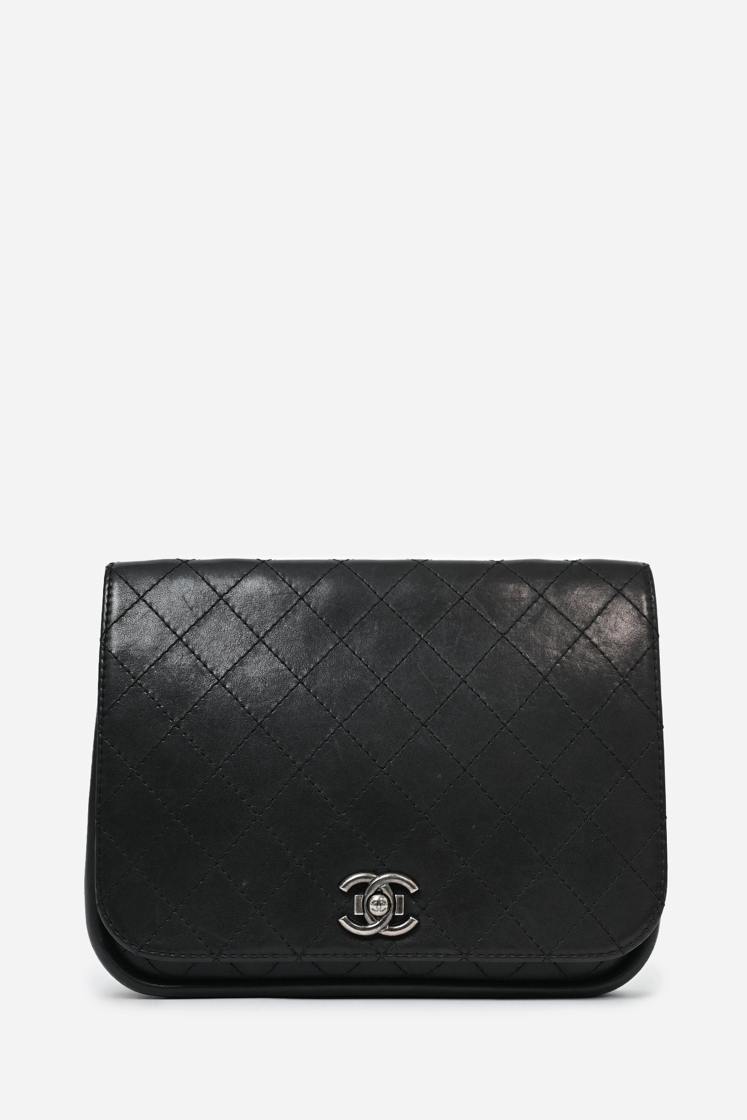 Pre-Loved Chanel 2014 Black Quilted Leather Paris-Edinburgh Large Highlander Messenger Bag