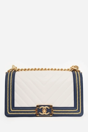 Pre-loved Chanel 2018/19 White/Navy Calfskin Chevron Quilted Braided Medium Boy Bag