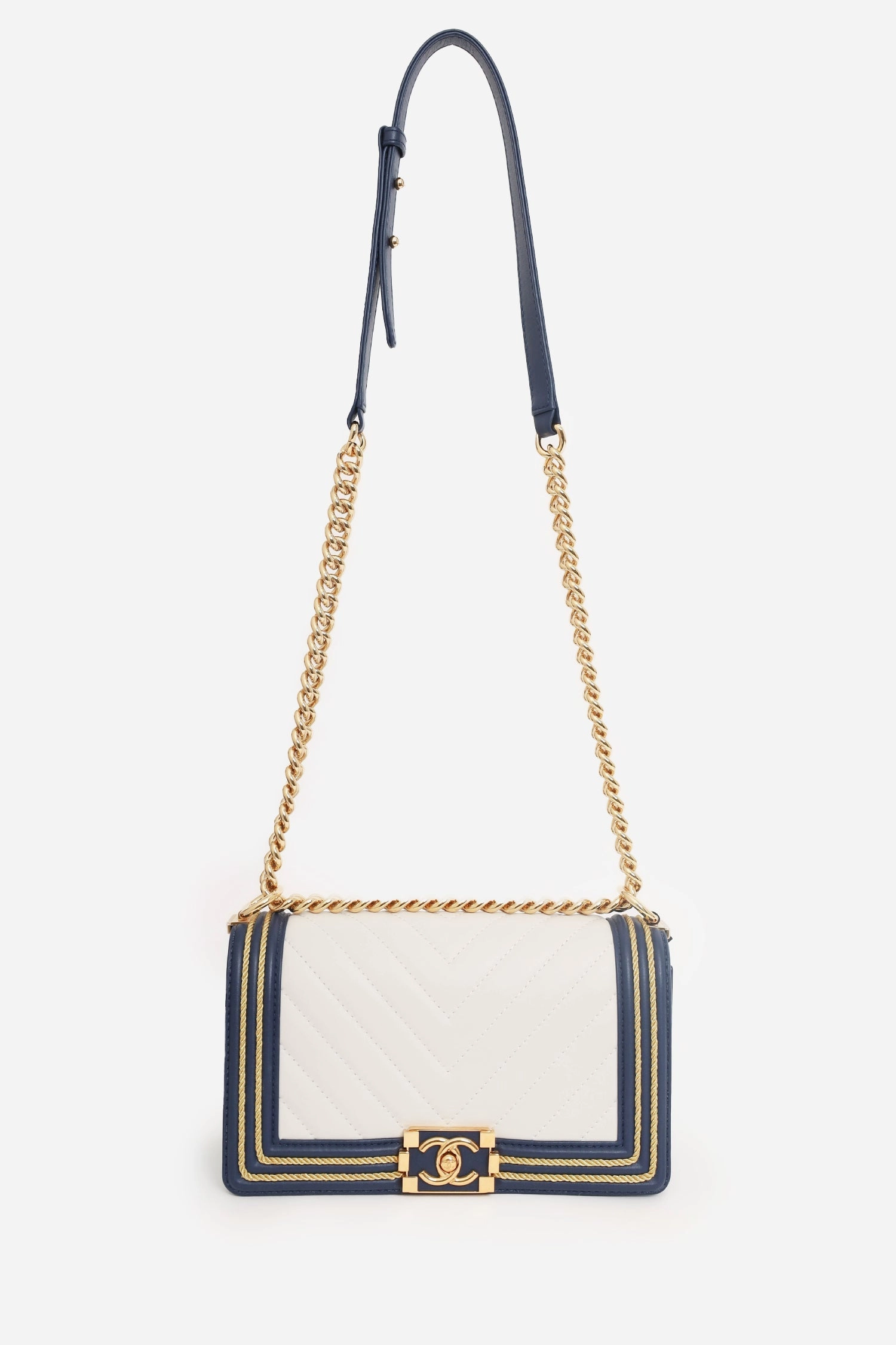 Pre-loved Chanel 2018/19 White/Navy Calfskin Chevron Quilted Braided Medium Boy Bag