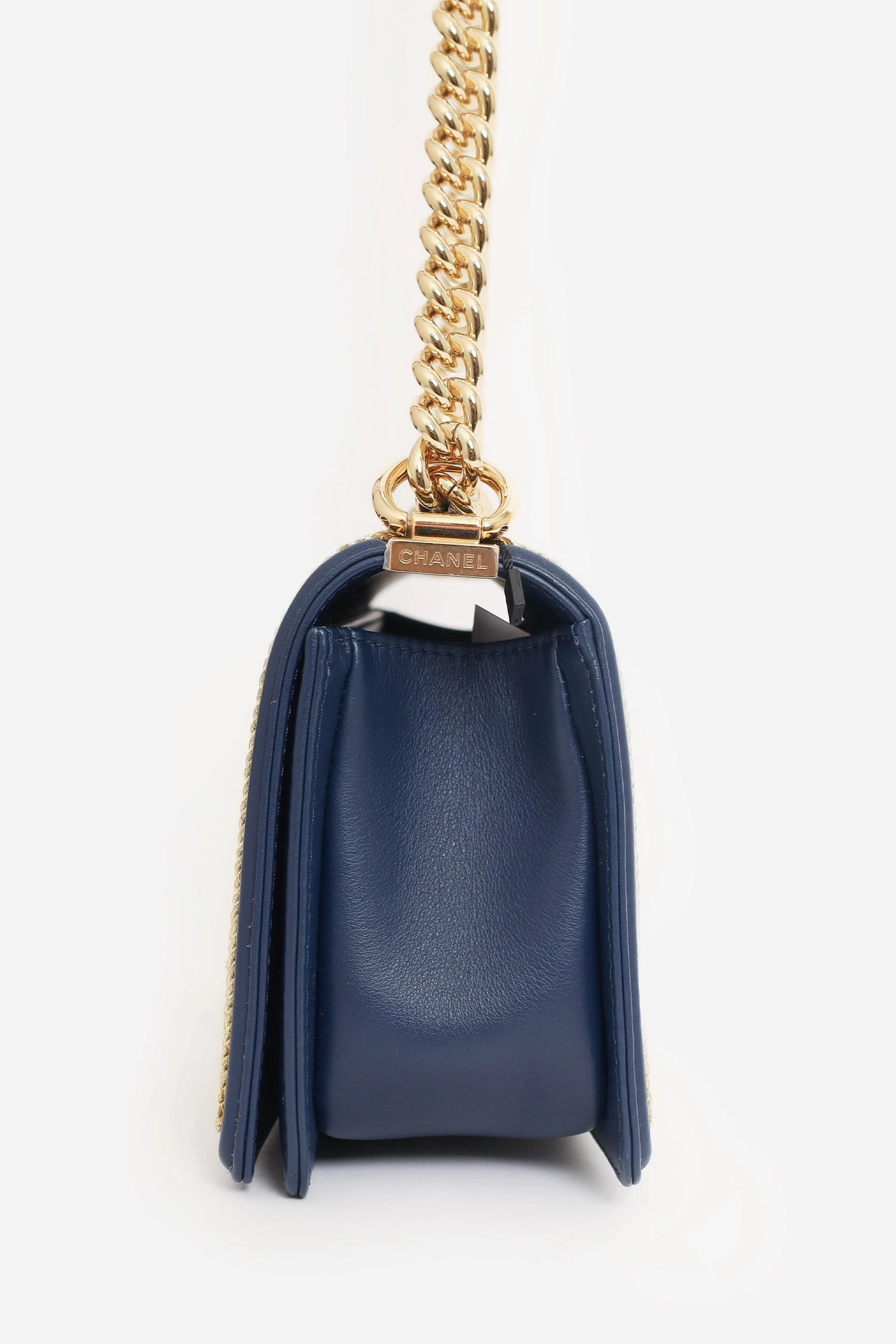 Pre-loved Chanel 2018/19 White/Navy Calfskin Chevron Quilted Braided Medium Boy Bag