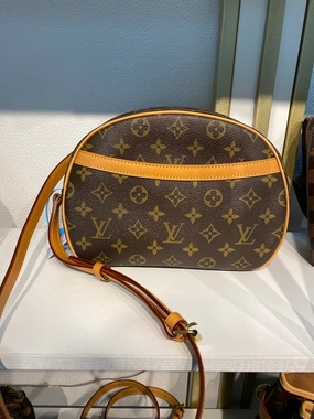 Pre-owned Louis Vuitton Blois Monogram Brown Crossbody Bag - Final Sale