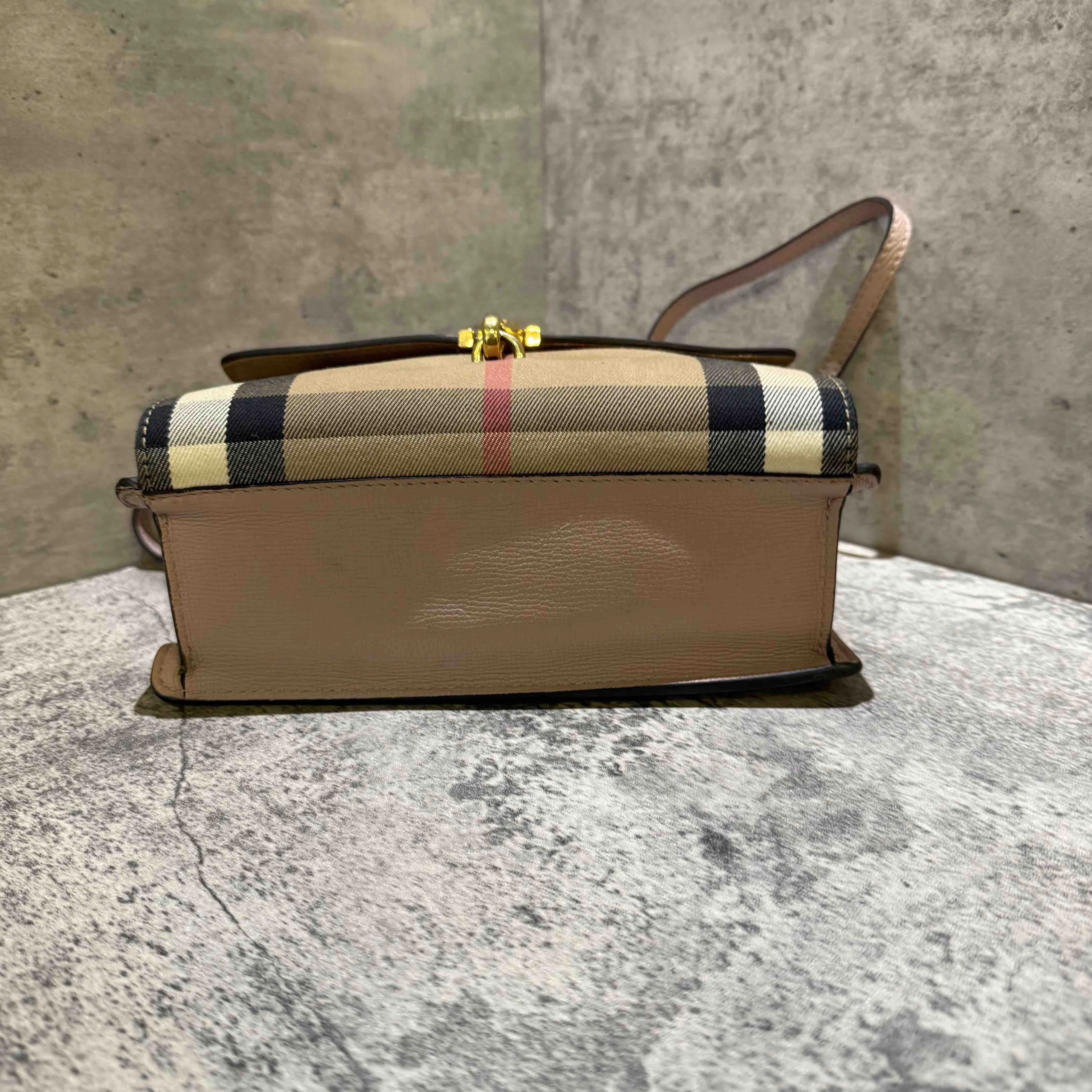 Preloved Burberry crossbody messenger bag