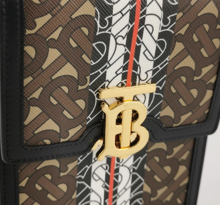 Preloved Burberry Robin crossbody Bag14*20*5cm brown 24011078572006