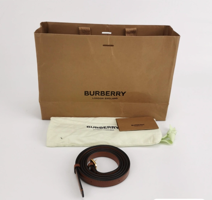 Preloved Burberry Robin crossbody Bag14*20*5cm brown 24011078572006