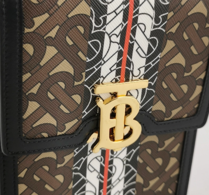 Preloved Burberry Robin crossbody Bag14*20*5cm brown 24011078572006