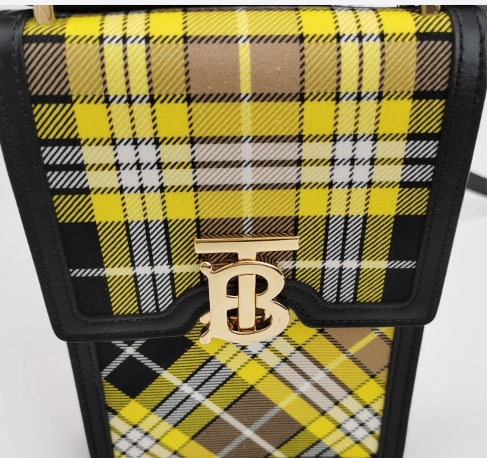 Preloved Burberry Robin crossbody Bag 14*20*5cm yellow 23092778443742