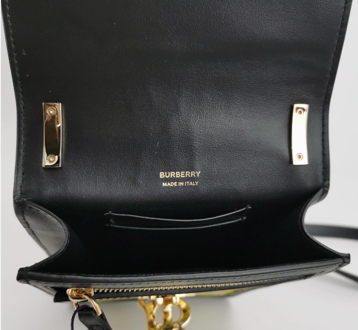 Preloved Burberry Robin crossbody Bag 14*20*5cm yellow 23092778443742