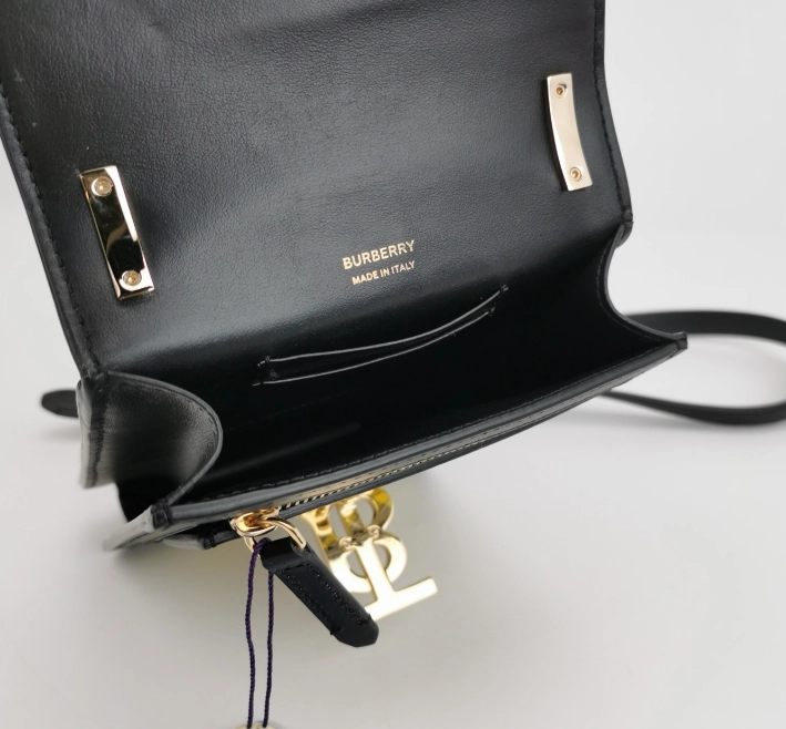 Preloved Burberry Robin crossbody Bag 14*20*5cm yellow 23092778443742