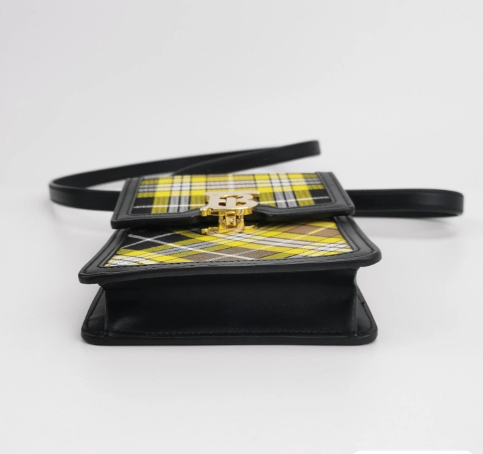 Preloved Burberry Robin crossbody Bag 14*20*5cm yellow 23092778443742