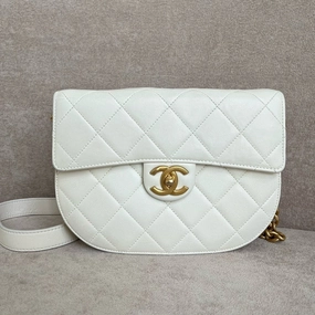 Preloved Chanel Classic White Leather Crossbody Bag with Microchips HMM