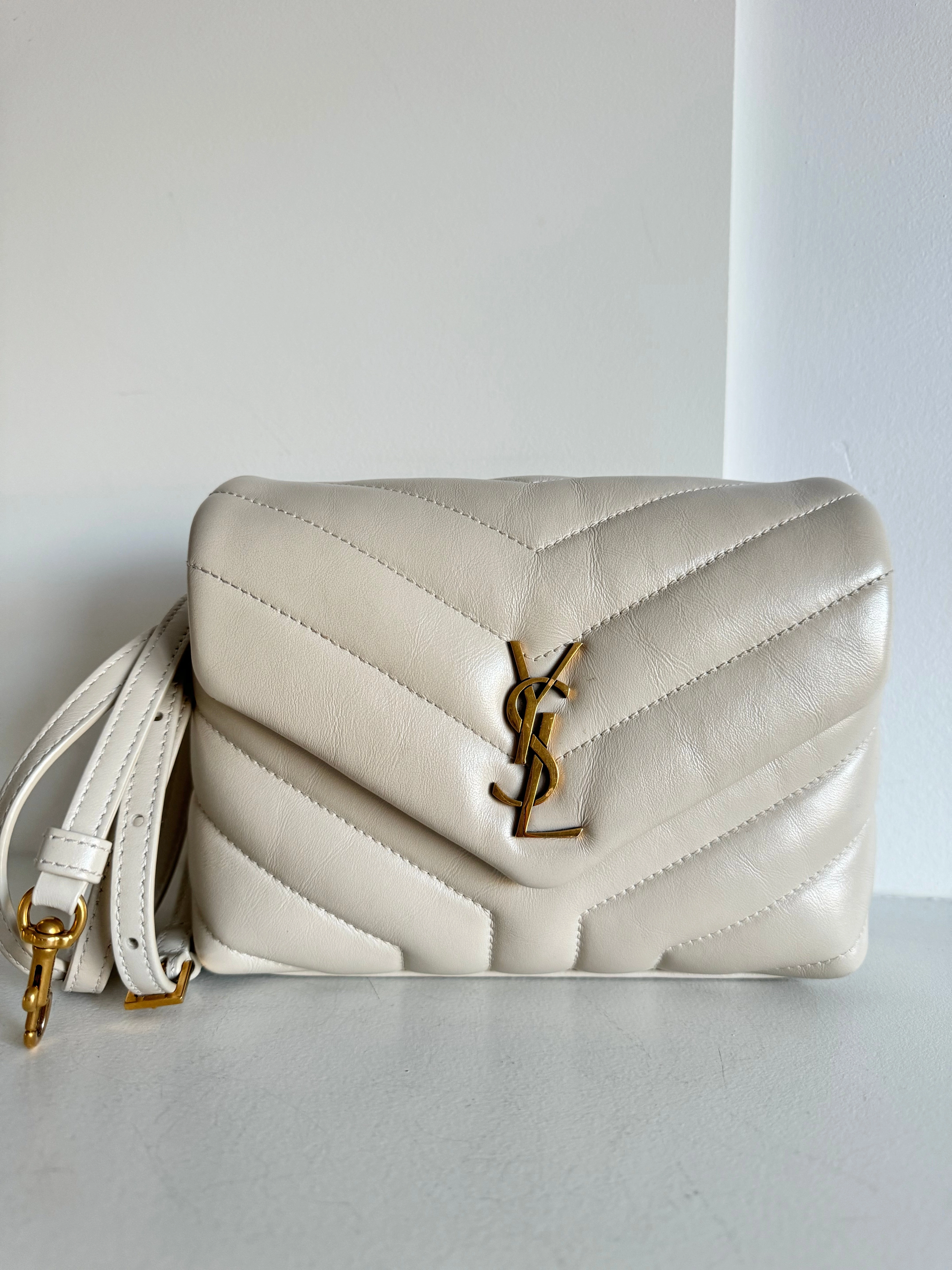 Saint Laurent toy loulou crossbody bag, blanc vintage