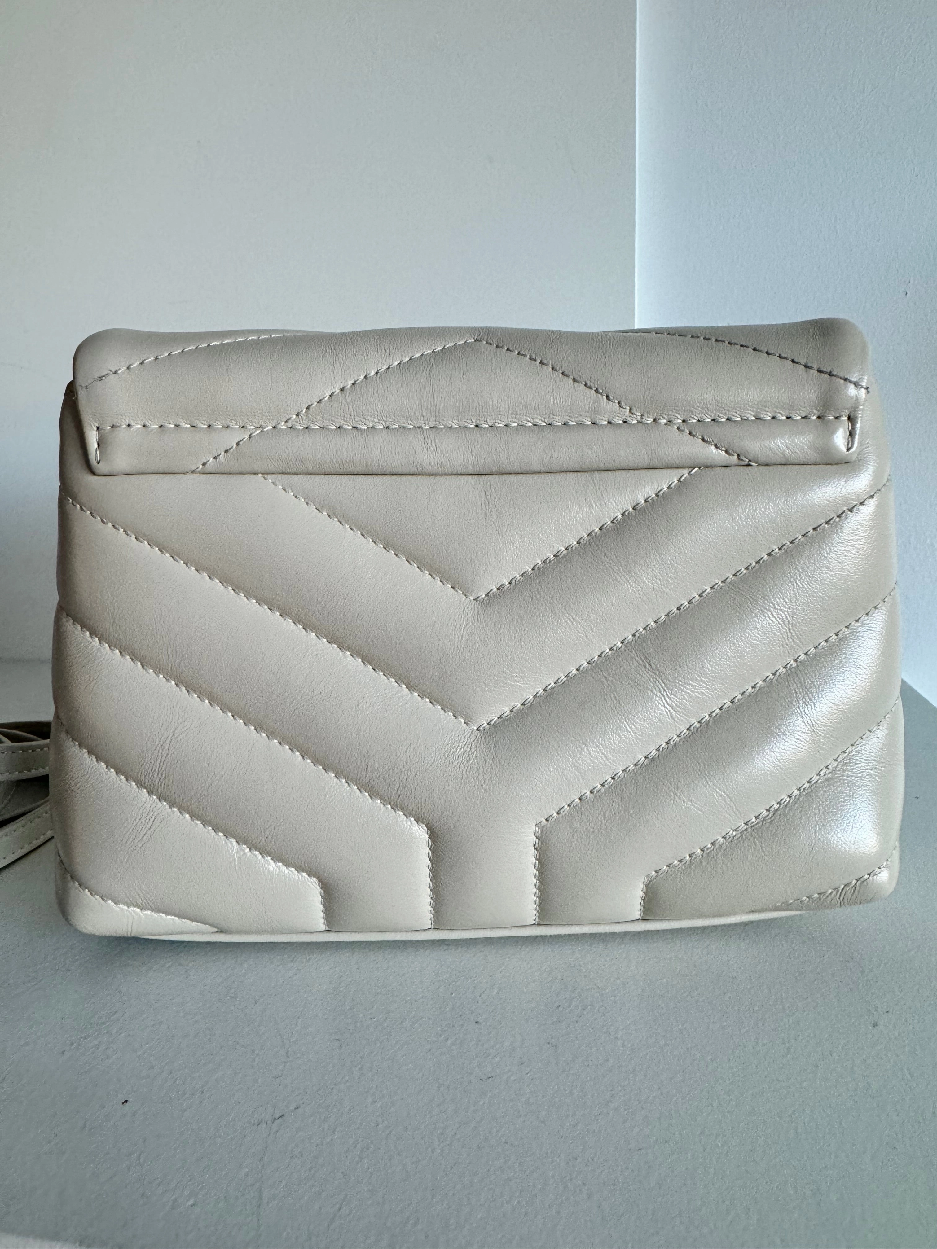 Saint Laurent toy loulou crossbody bag, blanc vintage