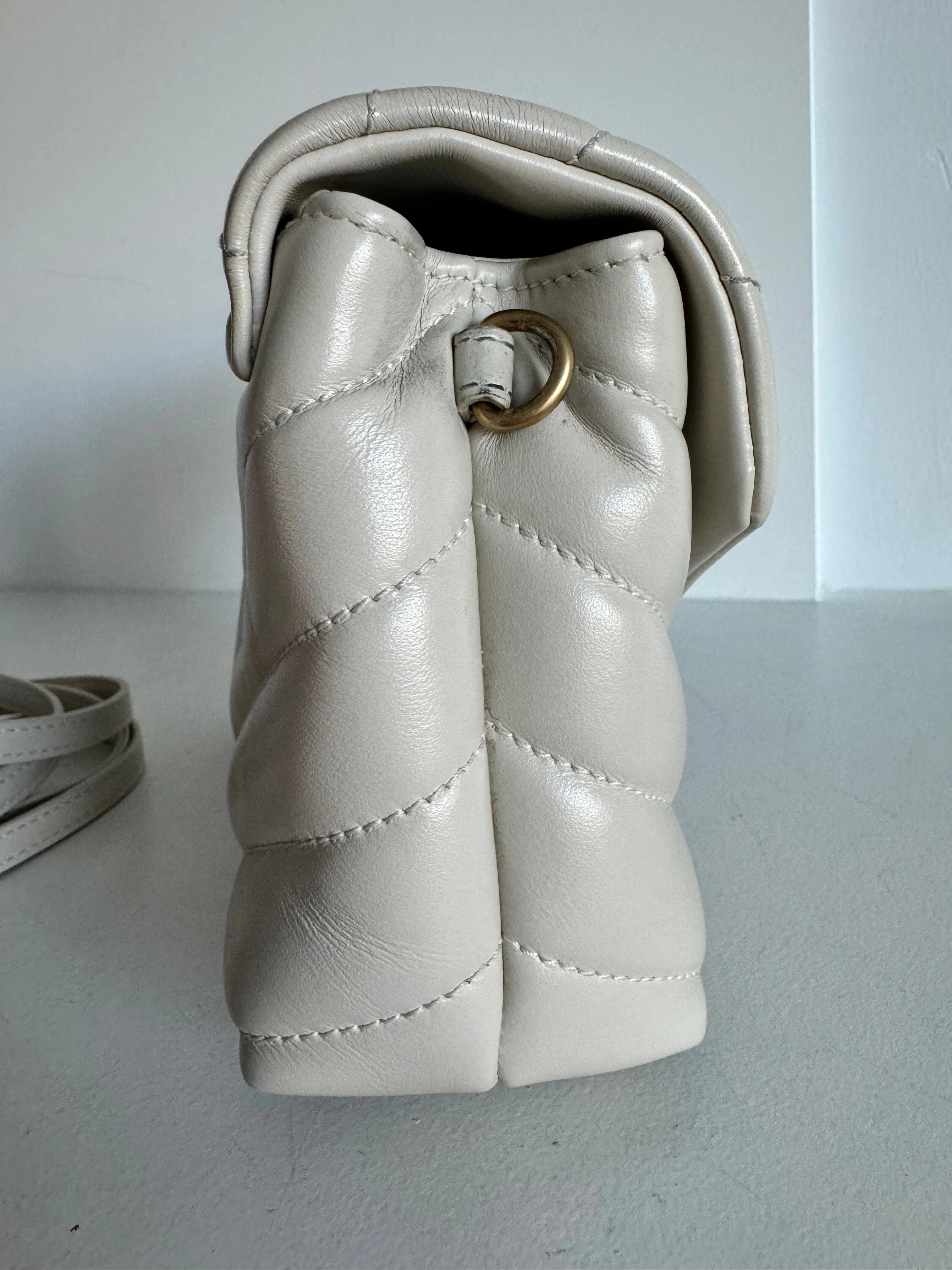 Saint Laurent toy loulou crossbody bag, blanc vintage