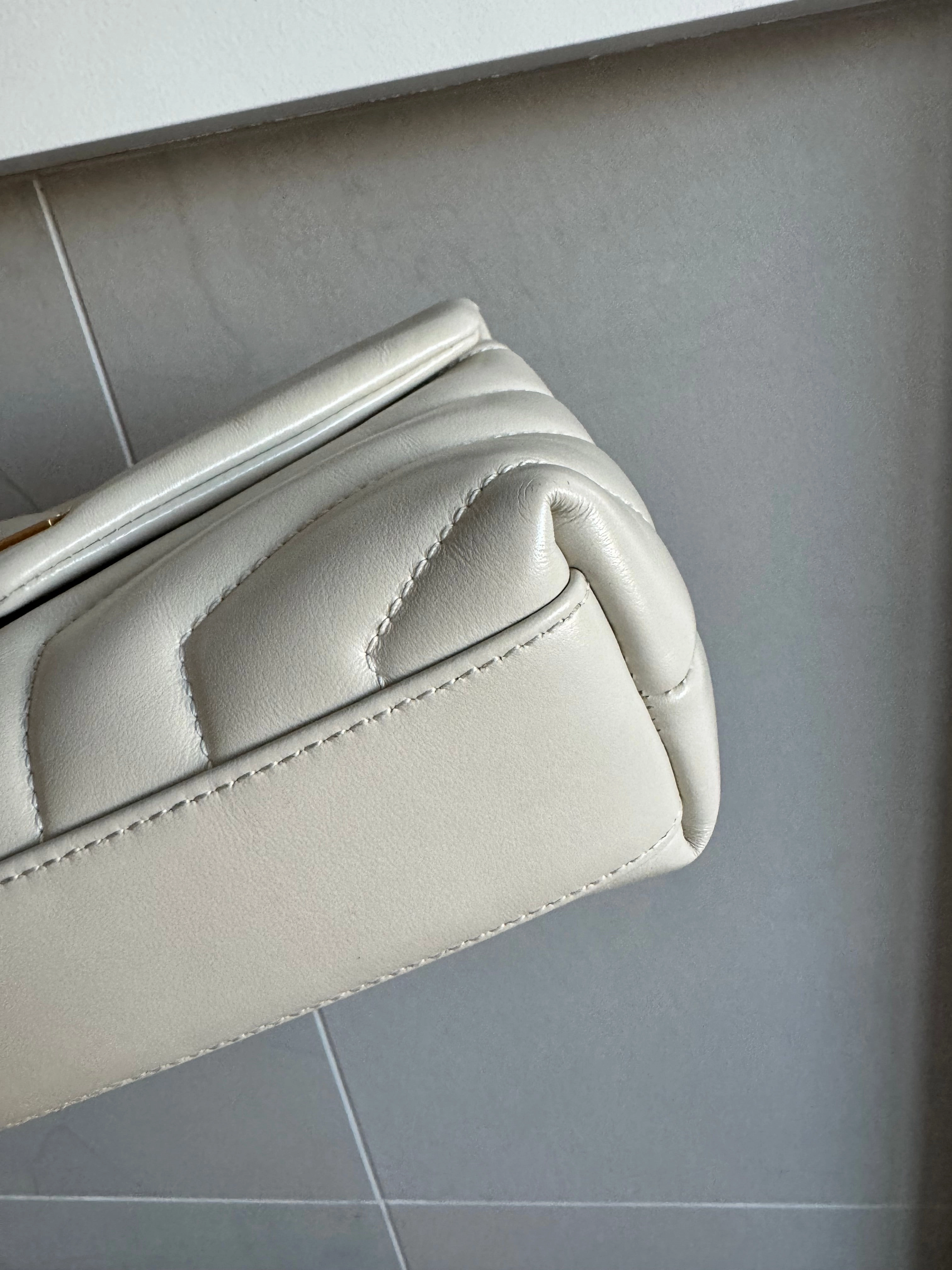 Saint Laurent toy loulou crossbody bag, blanc vintage