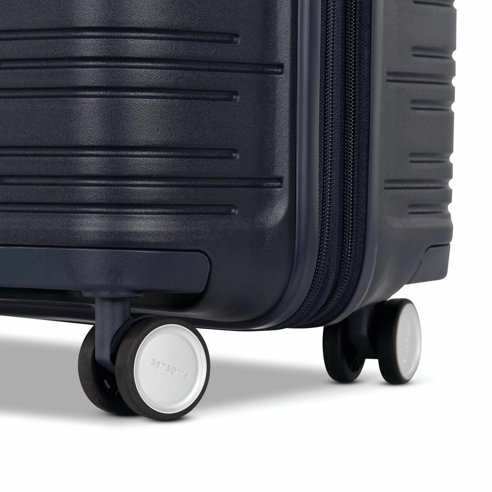 Samsonite Elevation Plus Hardside Global Carry-On Spinner (22 x 14 x 9 in)