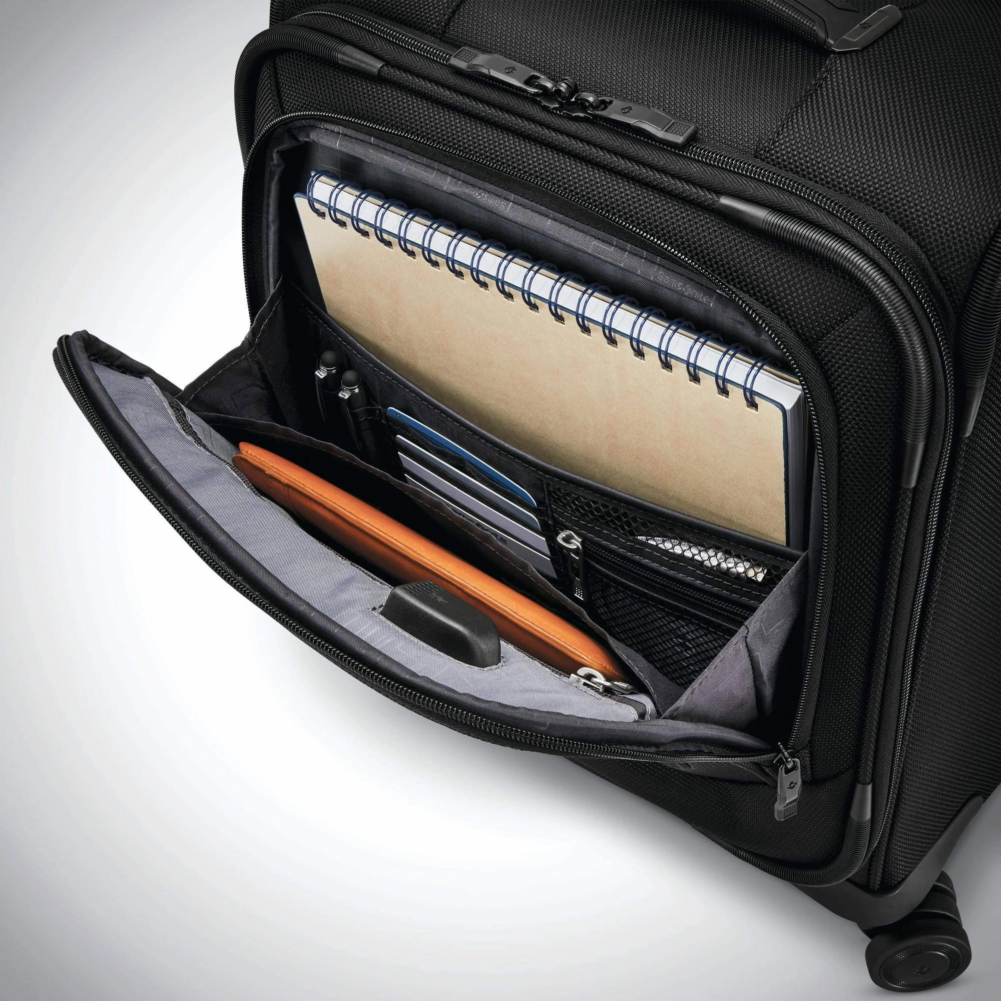 Samsonite Lineate Carry-On Underseat Spinner