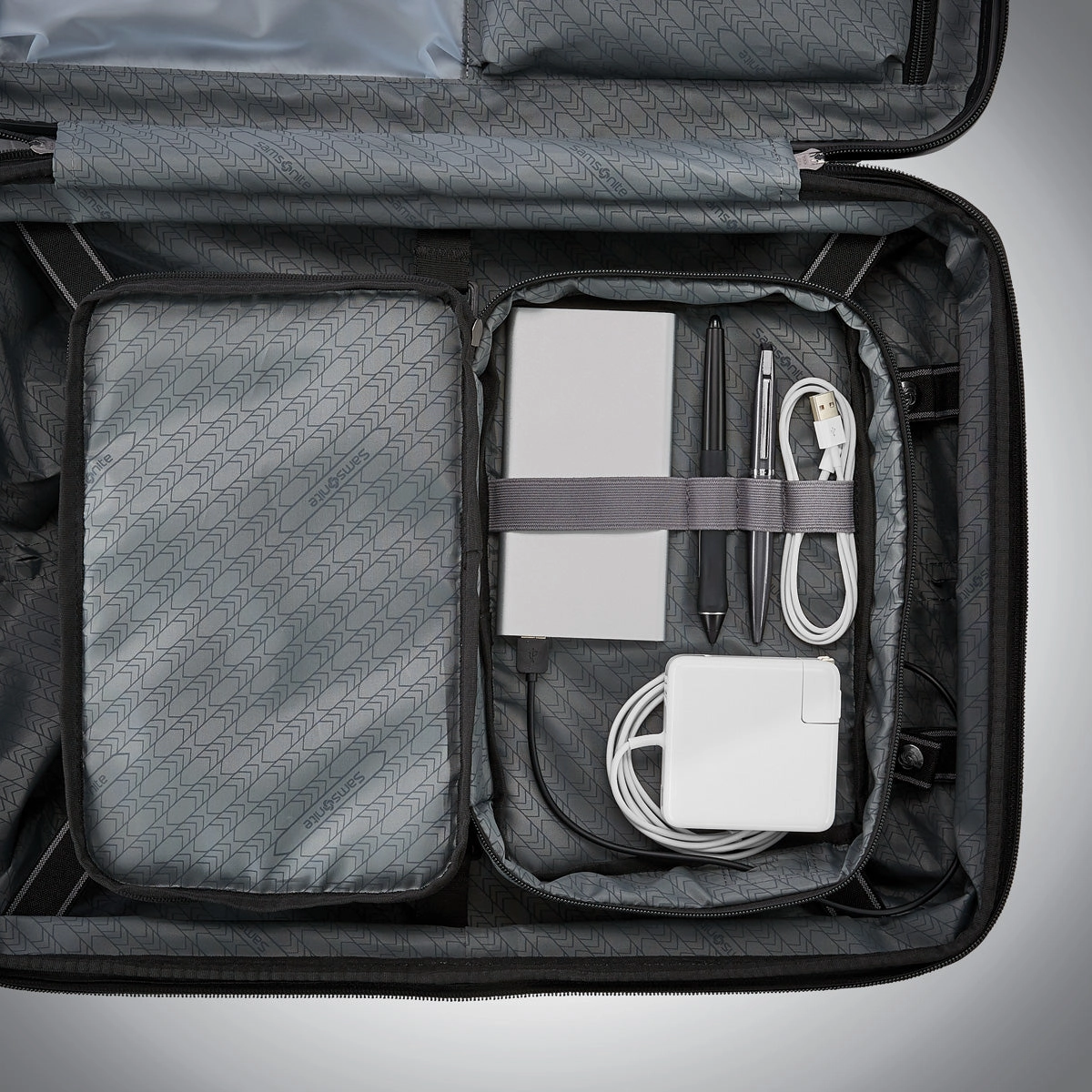 Samsonite Stryde 22X14X9 Carry On Glider