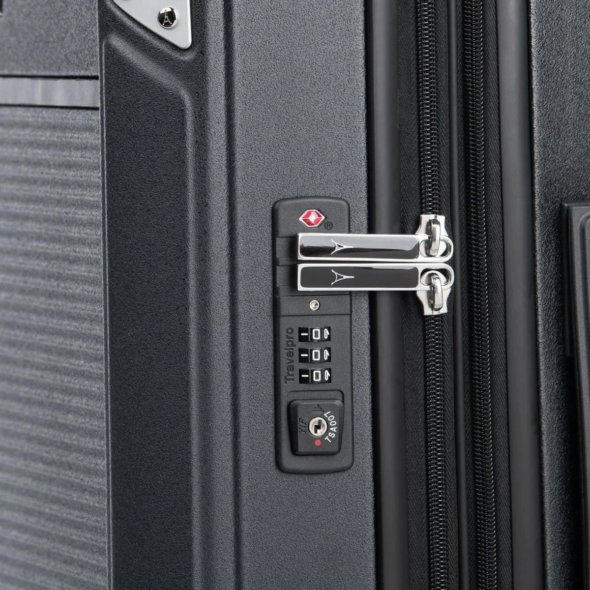 Travelpro Platinum Elite 21" Exp Hardside Carry On Spinner