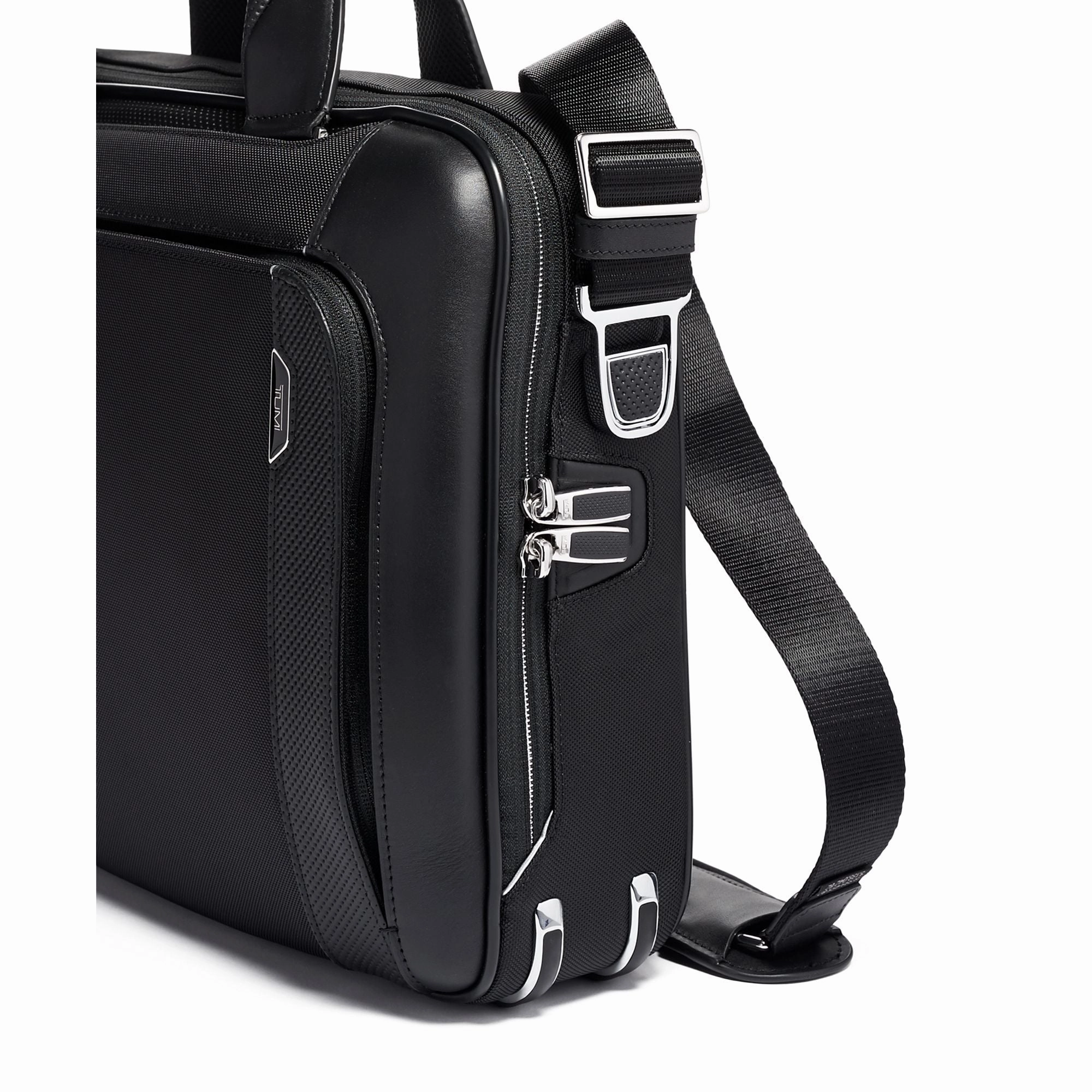 Tumi Arrive Sadler Brief