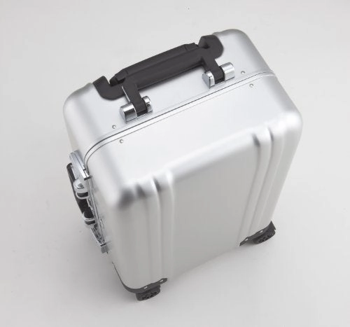 Zero Halliburton Classic Aluminum Carry On 4 Wheel Spinner Travel Case, Silver, One Size