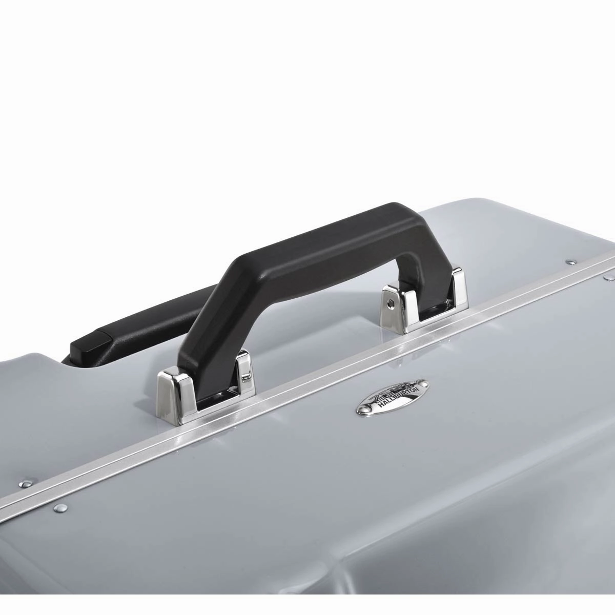Zero Halliburton Classic Polycarbonate 2.0 19In Carry On 4-Wheel Spinner