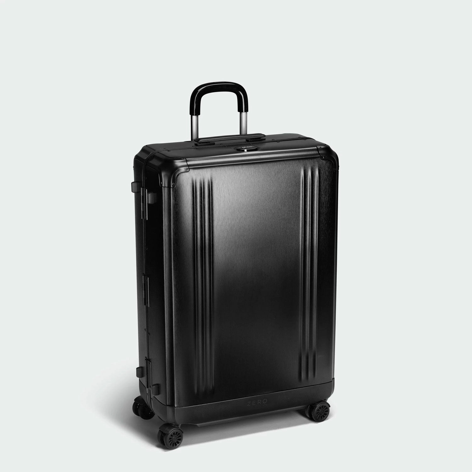 Zero Halliburton Pursuit Aluminum Large Travel Case
