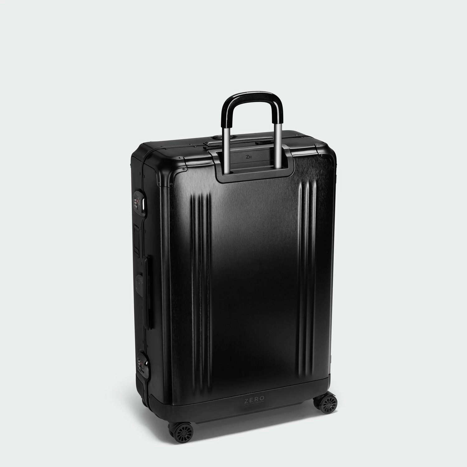 Zero Halliburton Pursuit Aluminum Large Travel Case