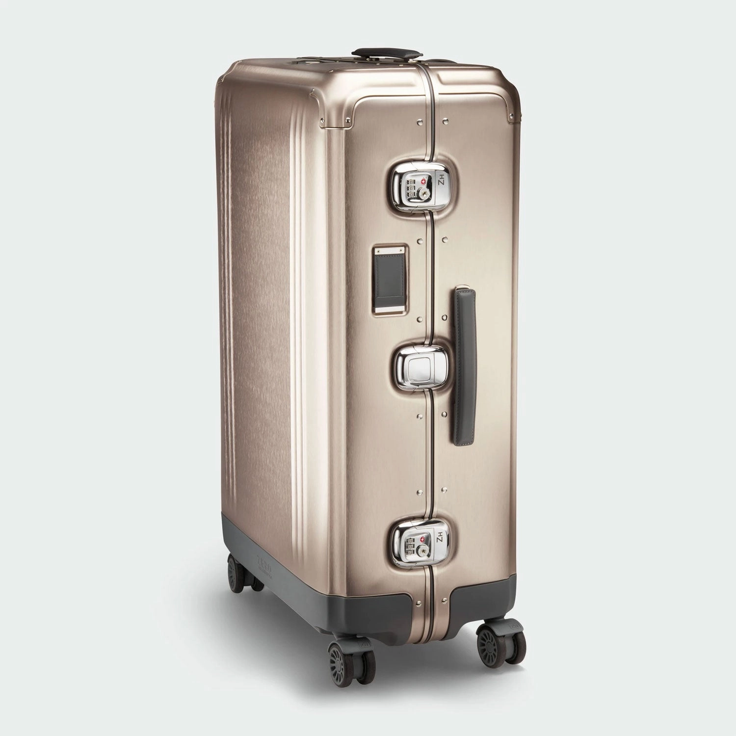 Zero Halliburton Pursuit Aluminum Large Travel Case