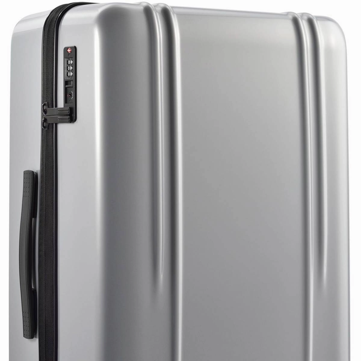 Zero Halliburton Zrl Polycarbonate 22In Domestic Carry On Spinner